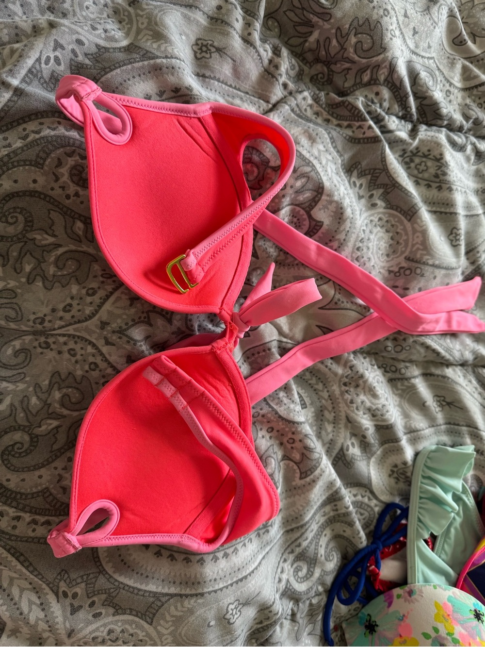 Victoria Secret pink swim push up bra
34A - Picture 3 of 4